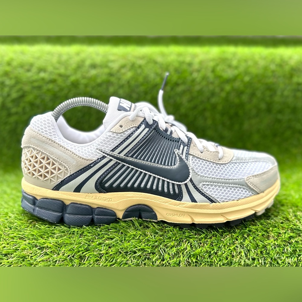 Brand new Nike Zoom Vomero 5 Thunder blue cream men’s running shoes 8,5 - Picture 7 of 7